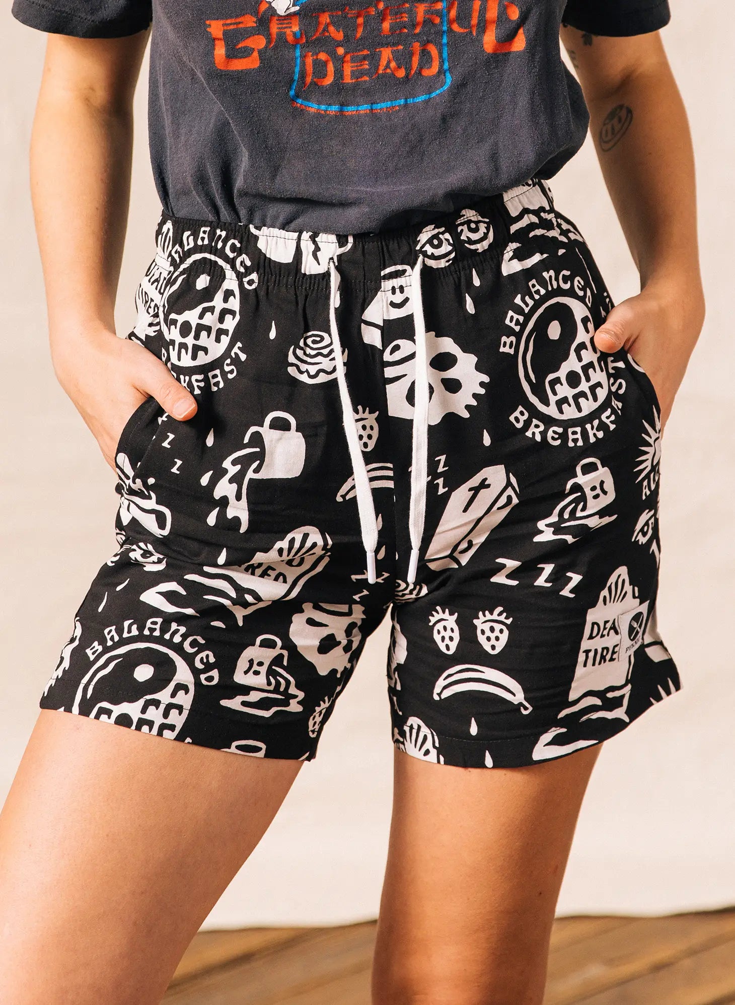 DEAD TIRED WALK SHORTS