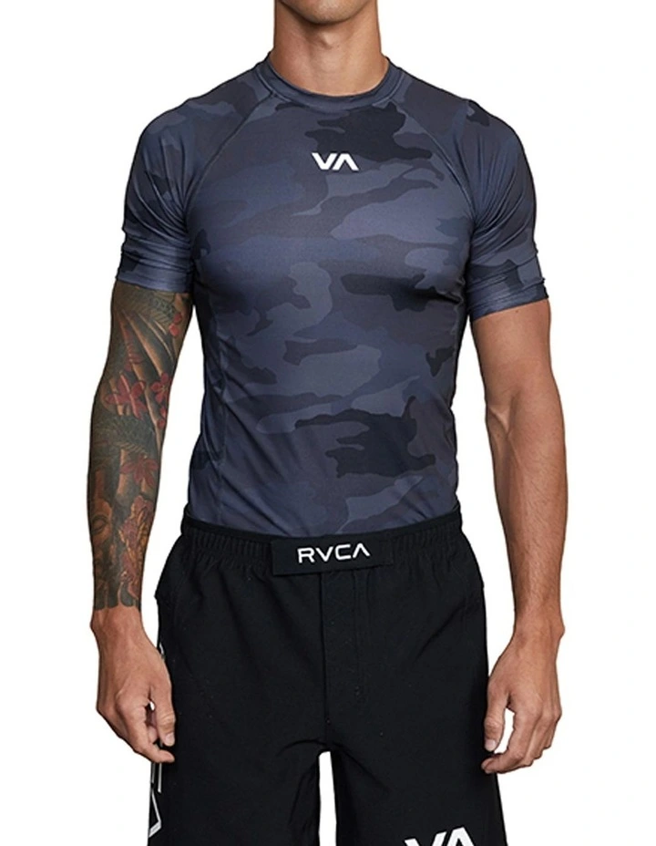 Sport Short Sleeve Rashguard in Black Camo