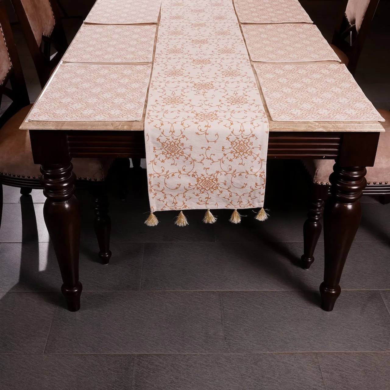 Table Runner - Snow White